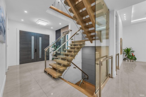 929 Canyon Boulevard, North Vancouver, BC 