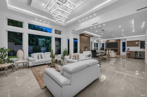 929 Canyon Boulevard, North Vancouver, BC 