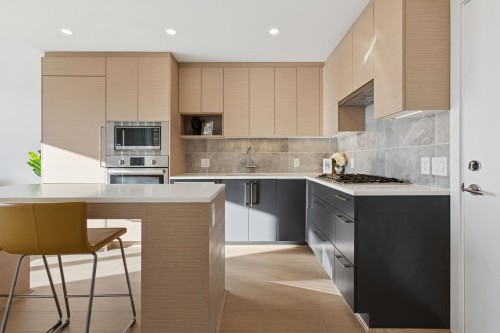 415-8888 Osler Street  Vancouver, BC V6P 4G2