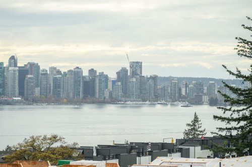 206-649 3Rd Street E, North Vancouver, BC 