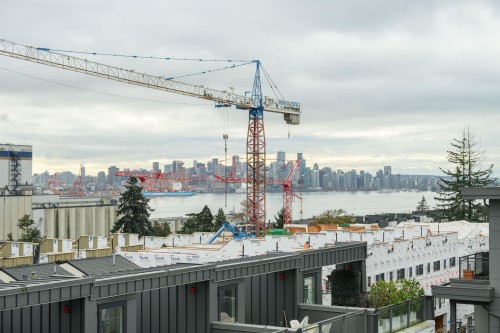 206-649 3Rd Street E, North Vancouver, BC 