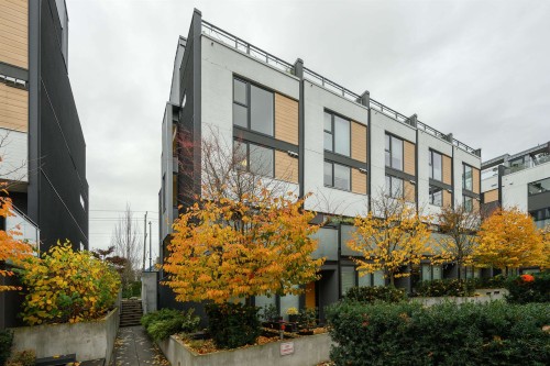 206-649 3Rd Street E, North Vancouver, BC 