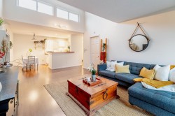 319-206 15th Street E North Vancouver, BC V7L 2R3