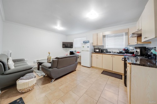 7821 17Th Avenue, Burnaby, BC 