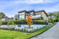 2423 Mathers Avenue  West Vancouver, BC V7V 2H9