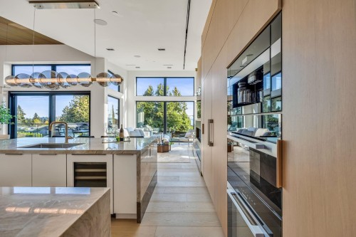 2423 Mathers Avenue, West Vancouver, BC 