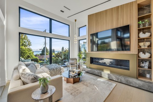 2423 Mathers Avenue, West Vancouver, BC 