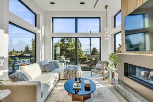 2423 Mathers Avenue, West Vancouver, BC 