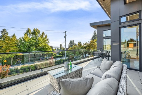 2423 Mathers Avenue, West Vancouver, BC 