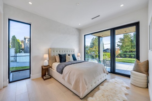 2423 Mathers Avenue, West Vancouver, BC 