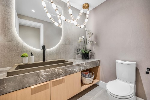 2423 Mathers Avenue, West Vancouver, BC 