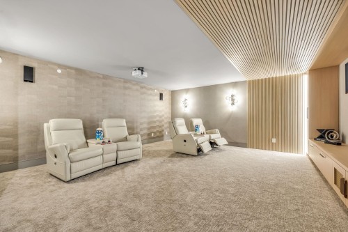 2423 Mathers Avenue, West Vancouver, BC 