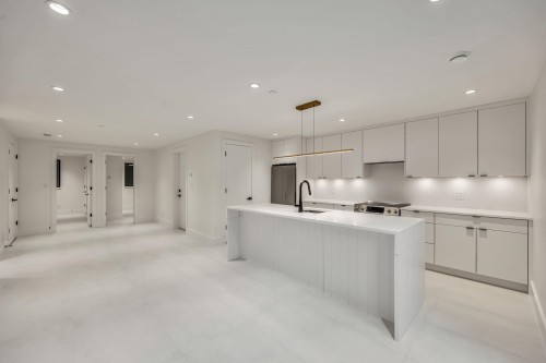 2423 Mathers Avenue, West Vancouver, BC 