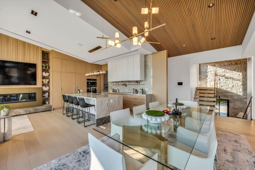 2423 Mathers Avenue, West Vancouver, BC 