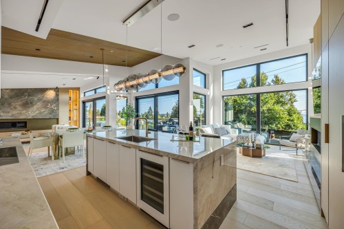 2423 Mathers Avenue, West Vancouver, BC 