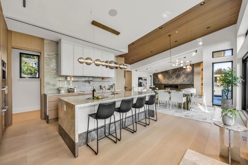 2423 Mathers Avenue, West Vancouver, BC 