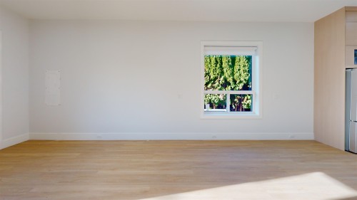 2825 Dundas Street, Vancouver, BC 