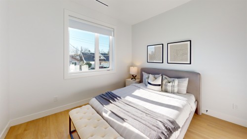 2825 Dundas Street, Vancouver, BC 