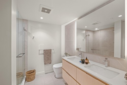 611-1500 Fern Street, North Vancouver, BC 