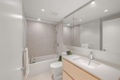 611-1500 Fern Street, North Vancouver, BC 