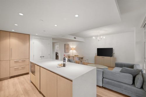 611-1500 Fern Street, North Vancouver, BC 