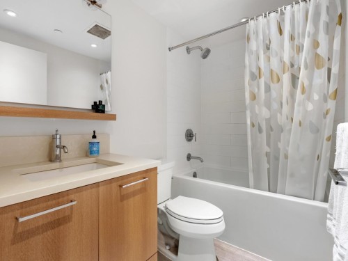 501-258 Nelson'S Court, New Westminster, BC 