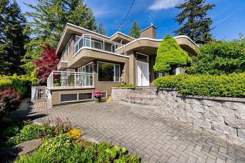 180 W Osborne Road  North Vancouver, BC V7N 2P8