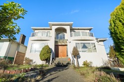 515 60th Avenue W Vancouver, BC V6P 1Z8