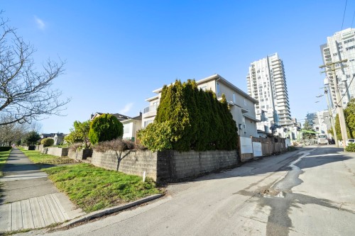 515 60Th Avenue W, Vancouver, BC 