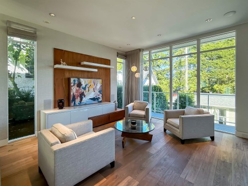 1949 37Th Avenue W, Vancouver, BC 