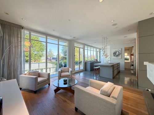 1949 37Th Avenue W, Vancouver, BC 