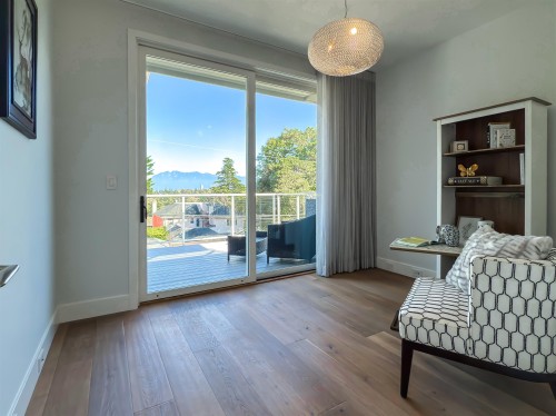 1949 37Th Avenue W, Vancouver, BC 