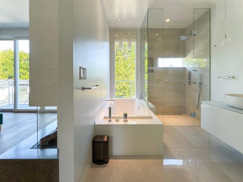 1949 37Th Avenue W, Vancouver, BC 