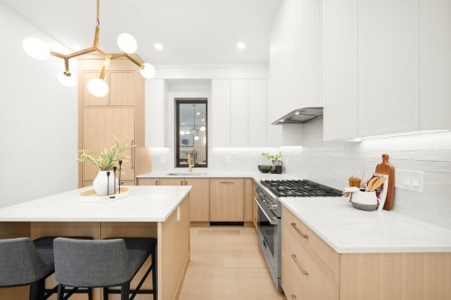 1095 14Th Avenue E, Vancouver, BC 