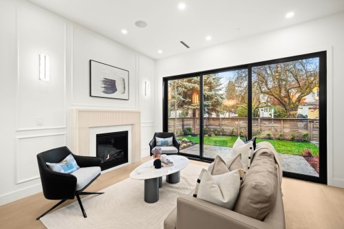 1095 14Th Avenue E, Vancouver, BC 