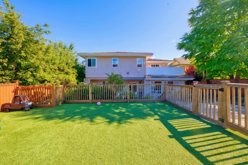 826 13Th Street E, North Vancouver, BC 