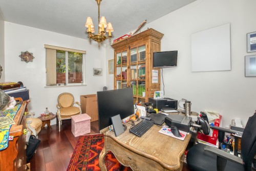 826 13Th Street E, North Vancouver, BC 