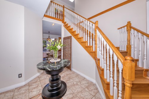 826 13Th Street E, North Vancouver, BC 