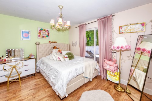 826 13Th Street E, North Vancouver, BC 