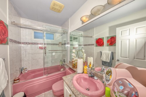 826 13Th Street E, North Vancouver, BC 