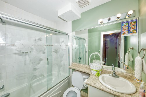 826 13Th Street E, North Vancouver, BC 