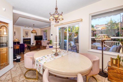 826 13Th Street E, North Vancouver, BC 