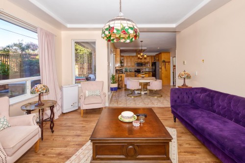 826 13Th Street E, North Vancouver, BC 