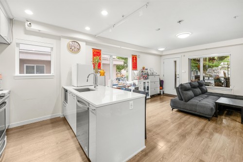 2745 Ward Street, Vancouver, BC 