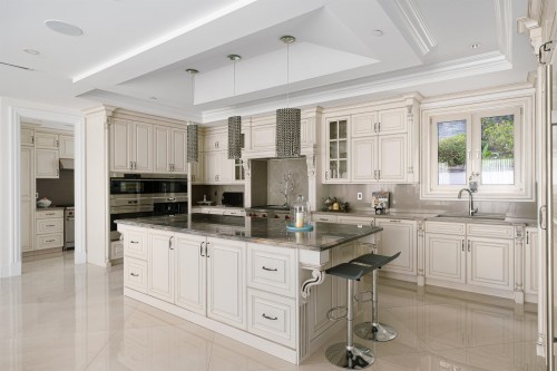 1095 Millstream Road, West Vancouver, BC 