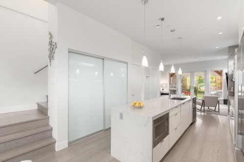 220 40Th Avenue E, Vancouver, BC 