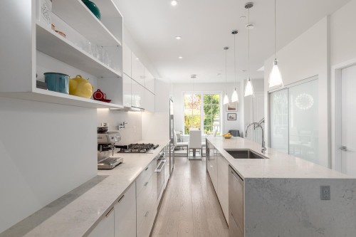 220 40Th Avenue E, Vancouver, BC 