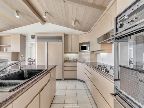 1331 Chartwell Drive, West Vancouver, BC 