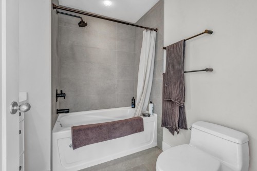 2686 Point Grey Rd, Vancouver, BC 