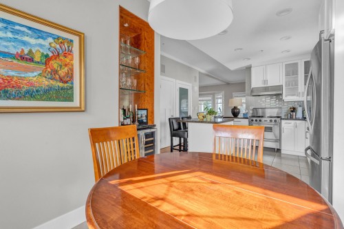 2686 Point Grey Rd, Vancouver, BC 